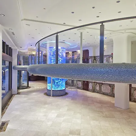3 Bedroom Condo In Flatiron-2
