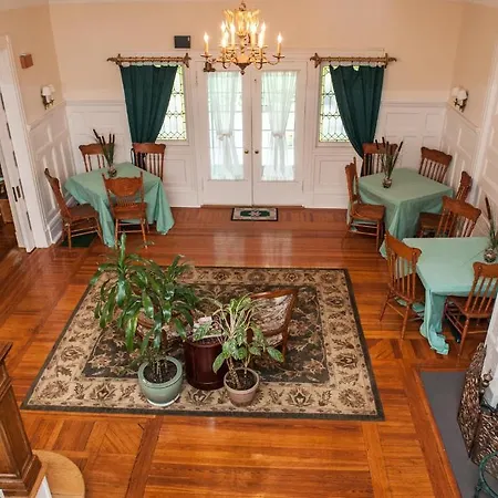 Cedars & Beeches Bed & Breakfast-3