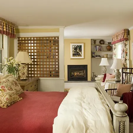Hydrangea House Inn-3