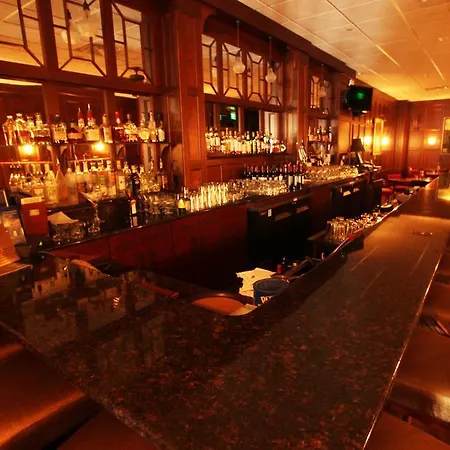 Columbia Club-2