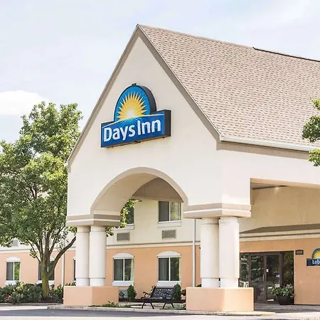 Days Inn By Wyndham Milan Sandusky South-2