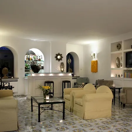 Hotel Canasta-2