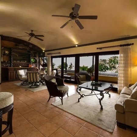 Club Del Mar Oceanfront-3