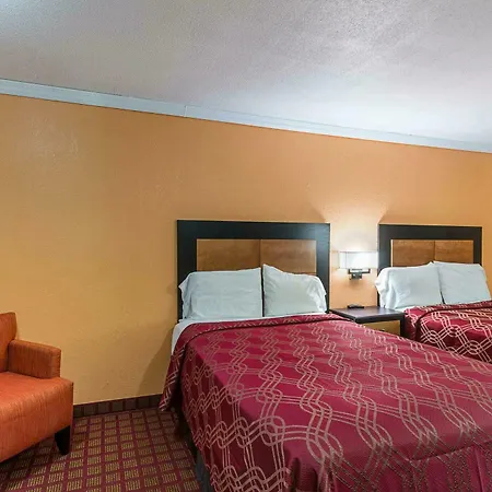 Rodeway Inn West Dodge-3