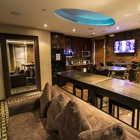 Broadway Hotel & Hostel-2