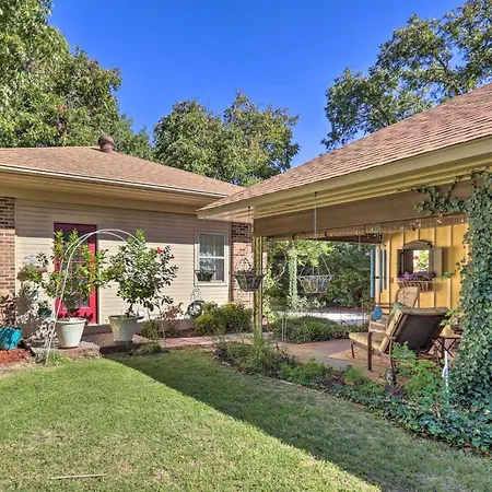 Walk To Midwestern State: Wichita Falls Cottage!-3