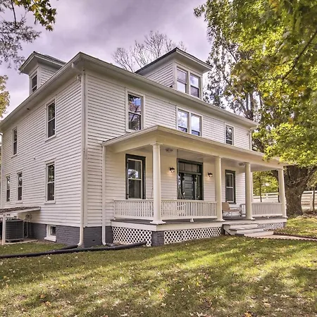 'Thomson Farm' Classic Home < 10 Mi To Vineyards!-3