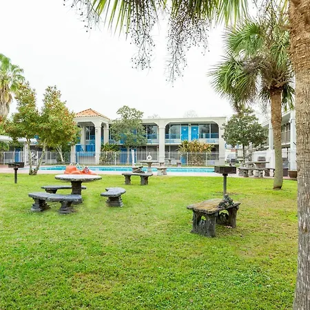 Travelodge By Wyndham Baton Rouge East-2