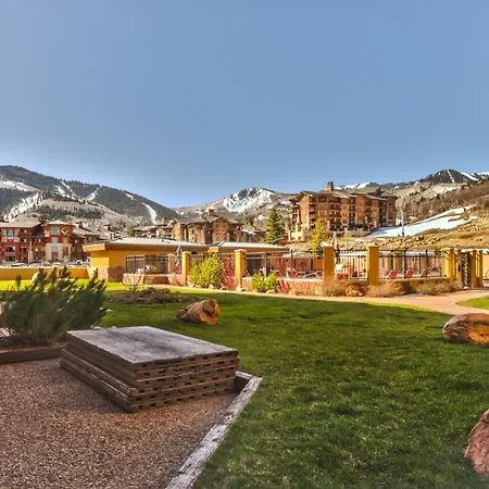 Superior Ski In Ski Out, Top Floor Penthouse, Pool, Hot Tubs Conde Nast Forbes Award Winner B508-2