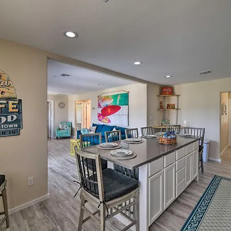Rockport Home With Yard 2 Mi To Gulf Coast Beaches!-3