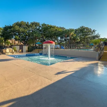 Island Club Condos-3