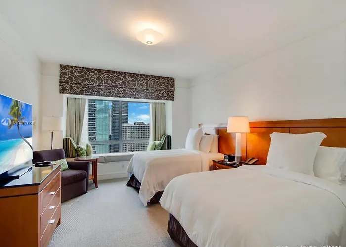 Four Seasons Hotel Miami - Luxury Private Residences 4 star