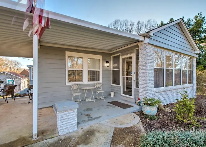 Modern Florence Getaway W/ Patio & Grill!