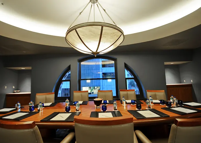 Magnolia Hotel Downtown Dallas