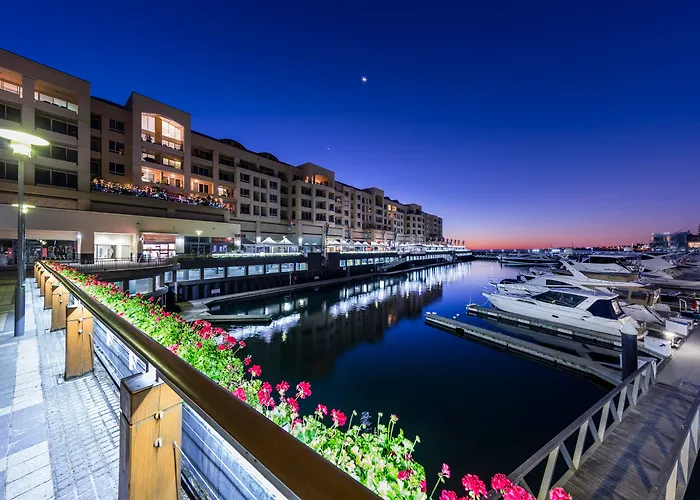 Oaks Glenelg Plaza Pier Suites Adelaide