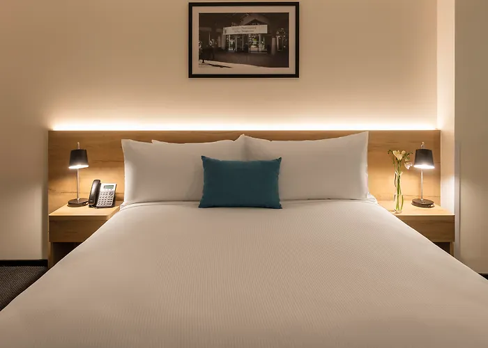 Oaks Wellington Hotel
