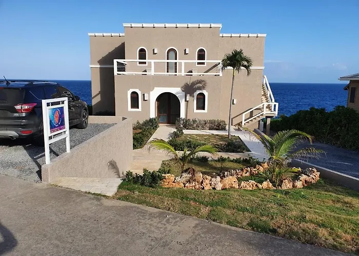 Roatan 5 Star Hotels