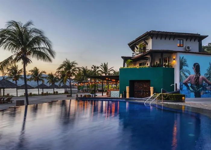 Zihuatanejo 5 Star Hotels