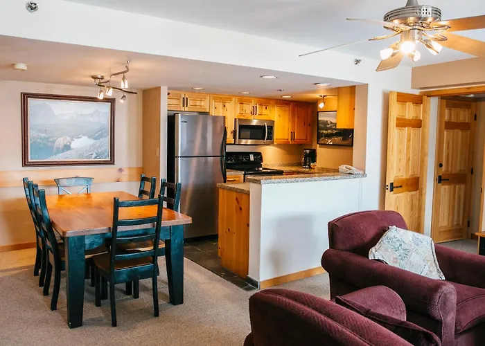 Carleton Lodge Whistler