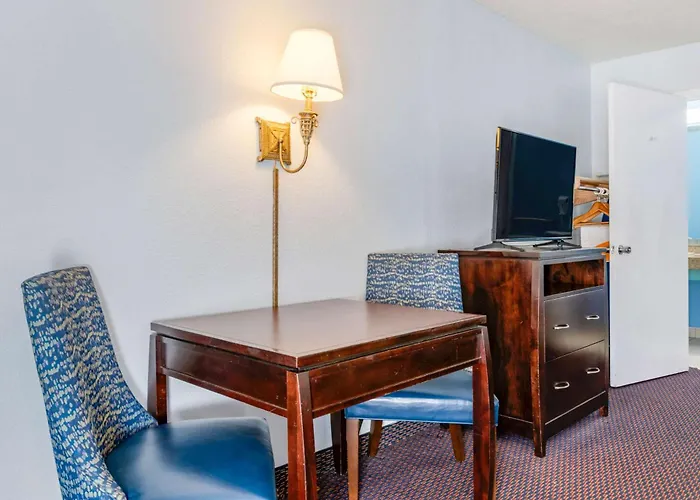 Quality Inn Sarasota North Near Lido Key Beach