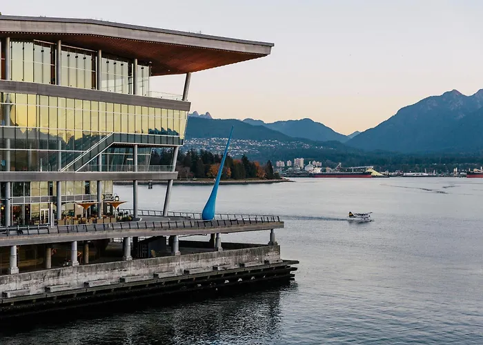 Holiday Inn & Suites Vancouver Downtown By Ihg