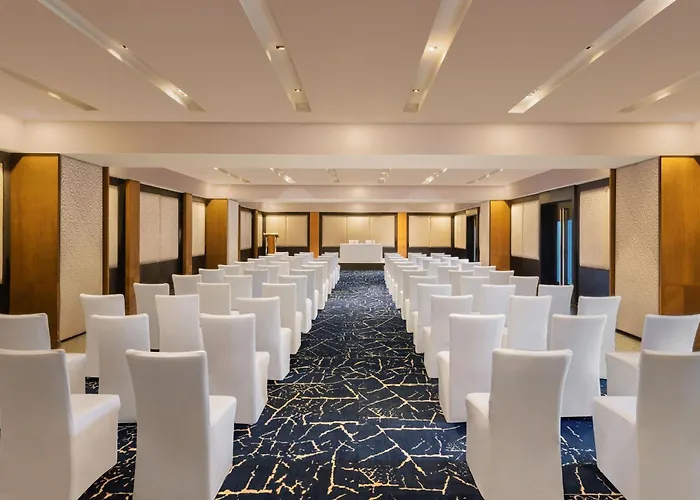 Kochi 5 Star Hotels