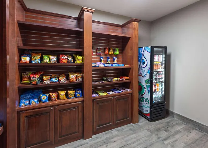 Super 8 By Wyndham Lubbock West Hotel