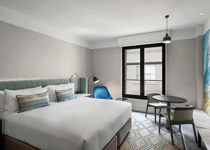 Hilton Melbourne Little Queen Street 5 star