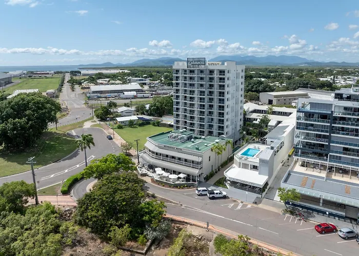 Oaks Townsville Hotel
