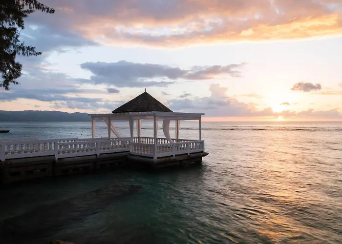 Grand Decameron Montego Beach, A Trademark All-Inclusive Resort Montego Bay