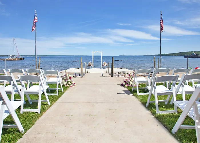 West Bay Beach, A Holiday Inn Resort Traverse City