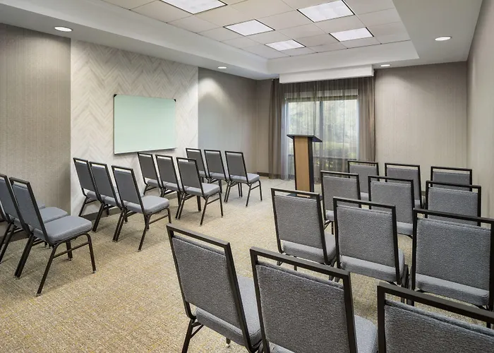 Springhill Suites By Marriott Newark International Airport