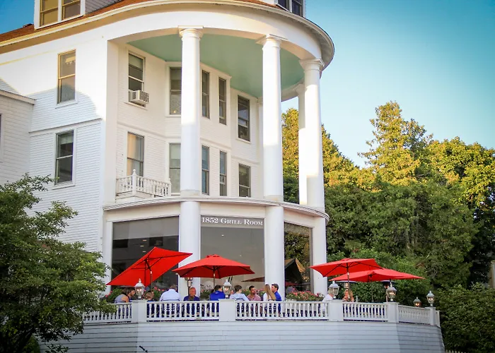 Mackinac Island Boutique Hotels