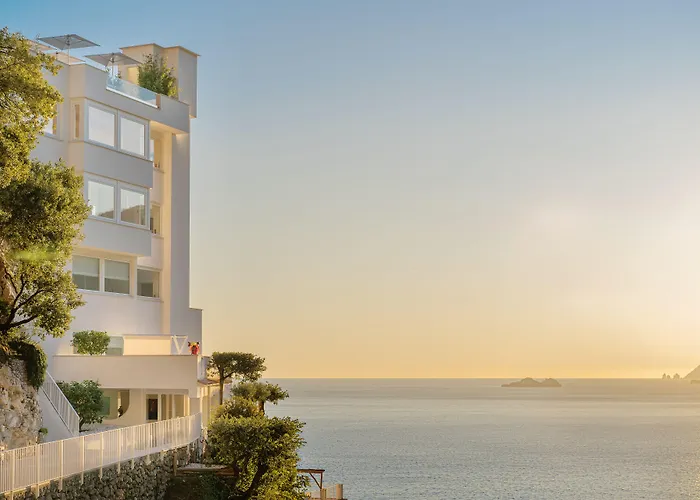 Praiano 5 Star Hotels