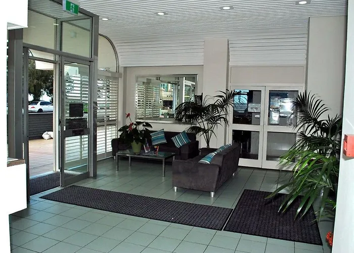The Shore Apartments - Beachfront Gold Coast