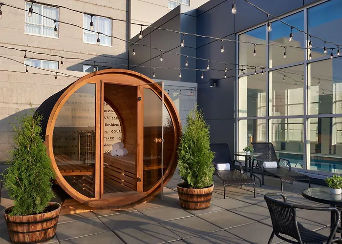 Courtyard By Marriott Calgary Airport Hotel