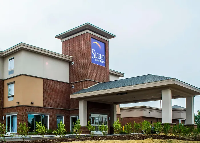 Utica 5 Star Hotels