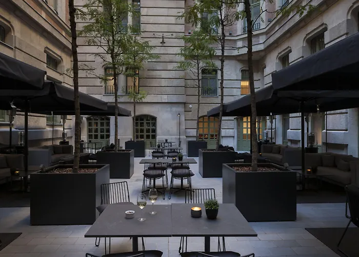 Kozmo Hotel Suites & Spa - Small Luxury Hotels Of The World Budapest 5 star