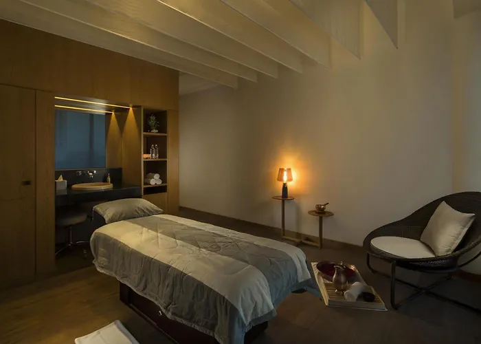 Andaz Delhi, By Hyatt Hotel New Delhi 5 star