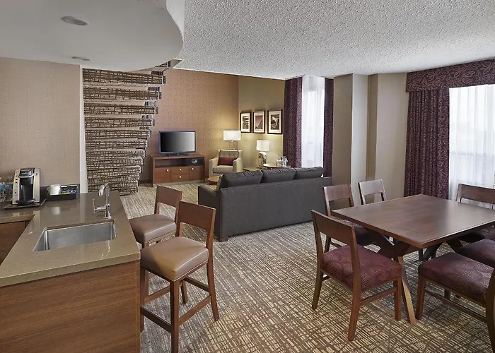 Doubletree By Hilton West Edmonton Hotel