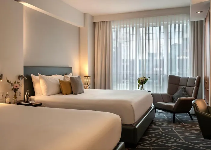 Warwick Le Crystal - Montreal Hotel 5 star